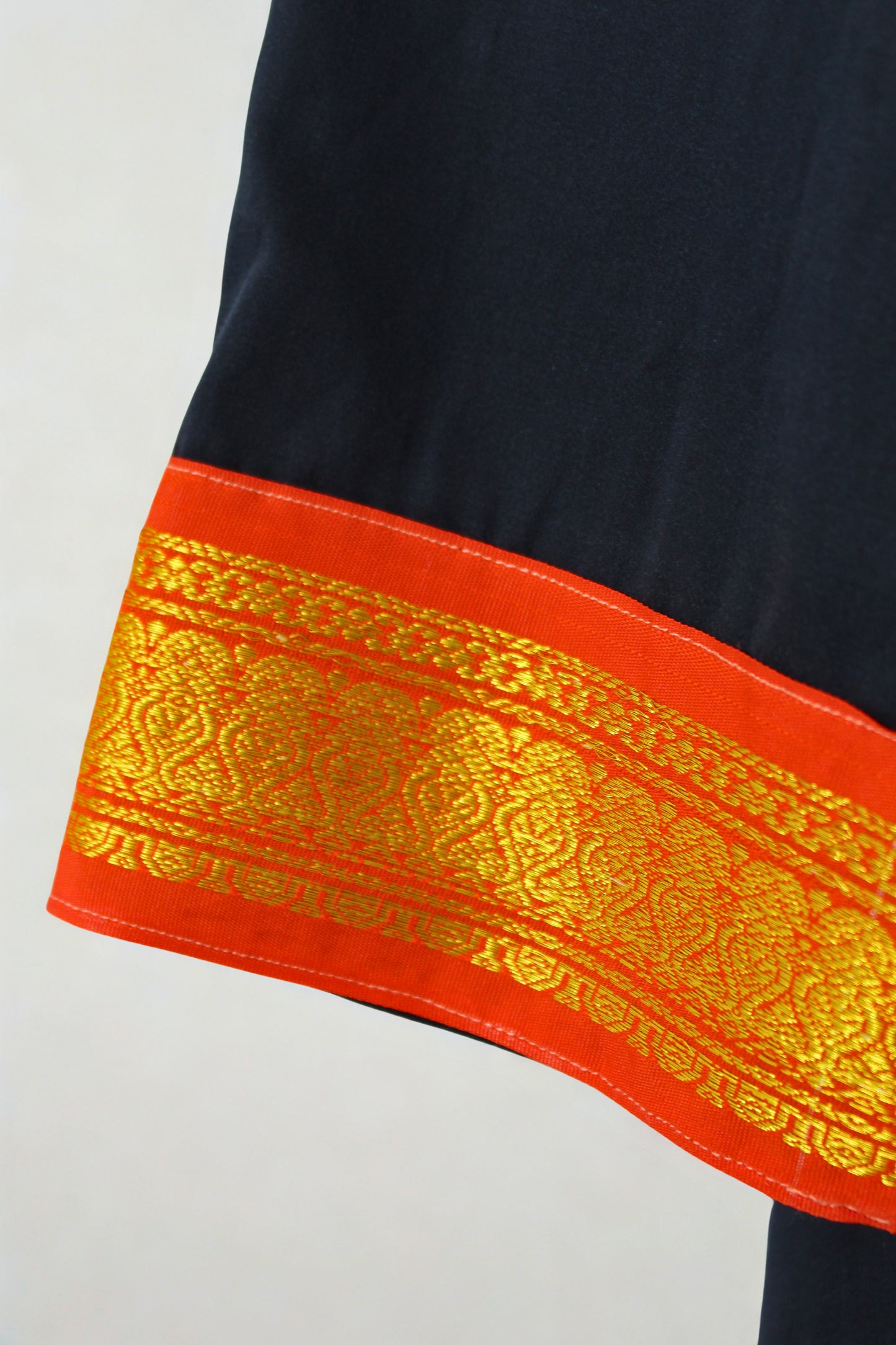 Kimono noir et orange