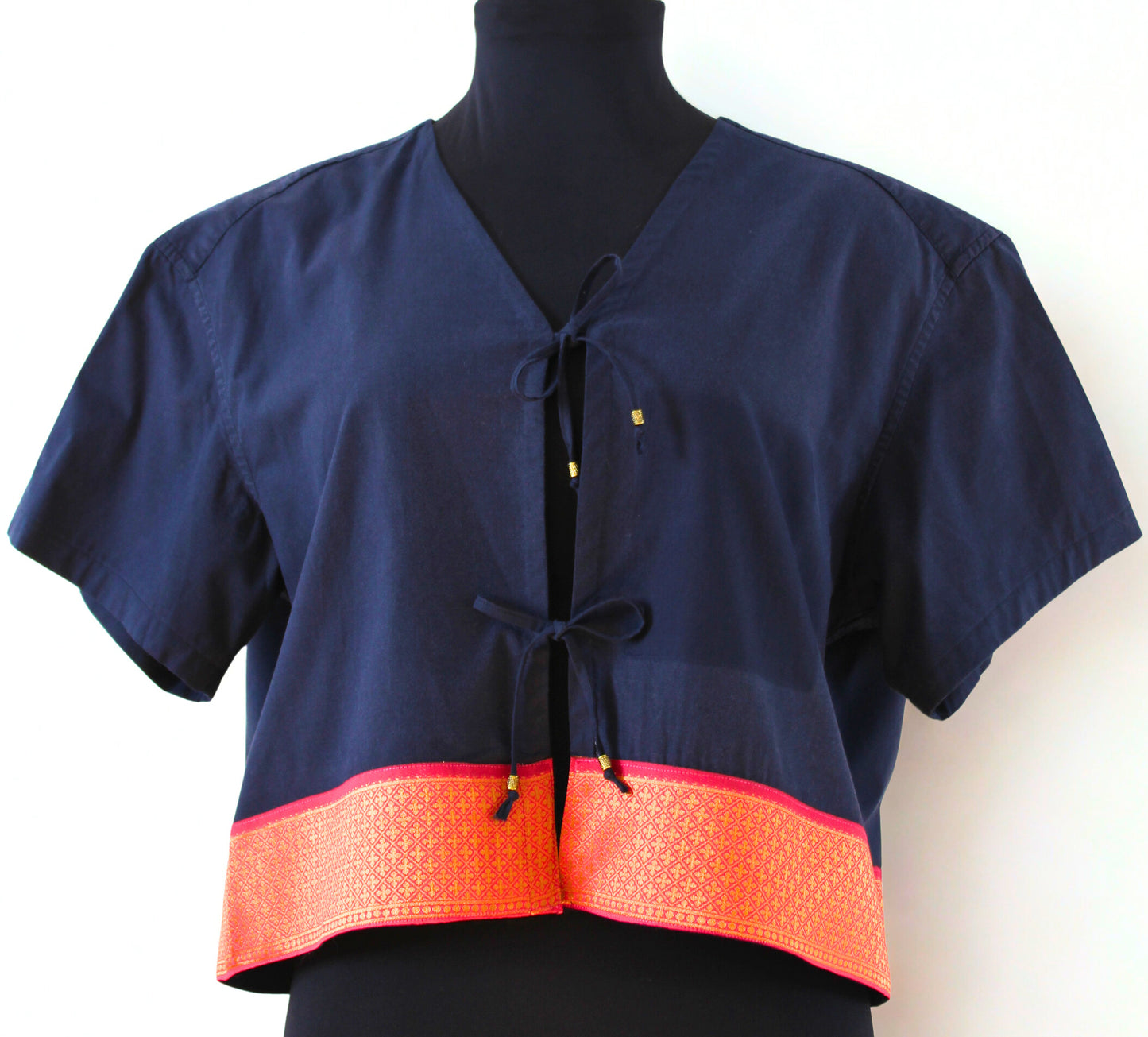 Chemise bleue et rose