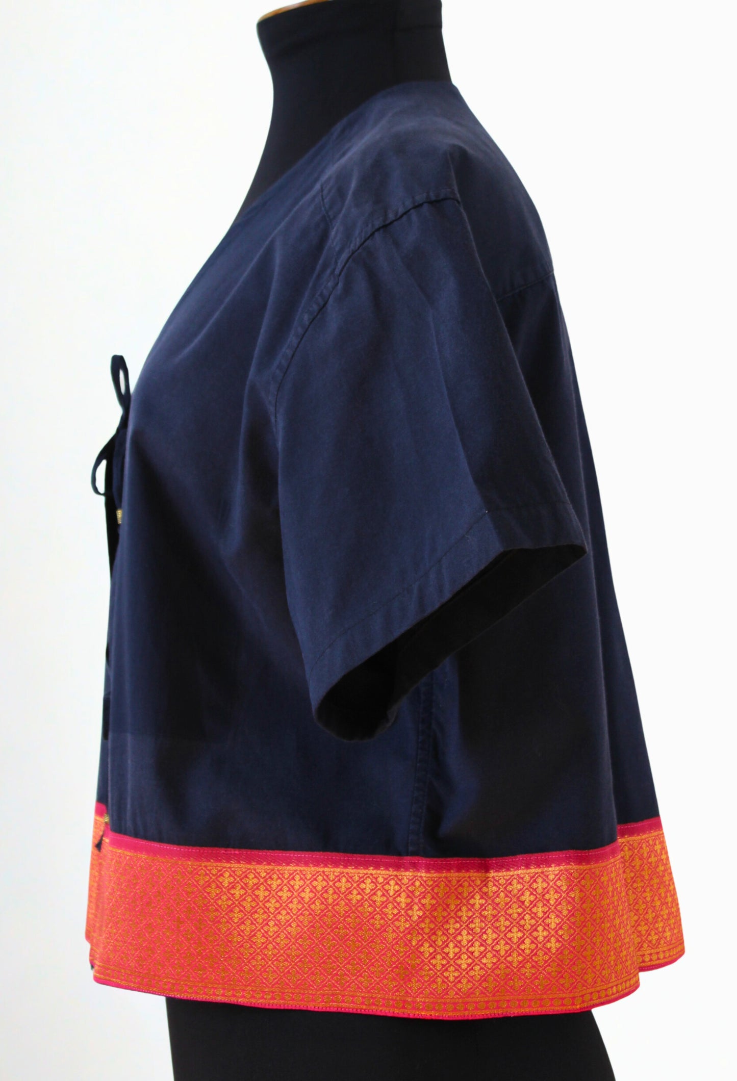 Chemise bleue et rose